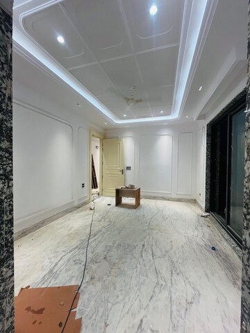 Bathroom in 3 BHK Builder Floor at Sector 38 – for Rent