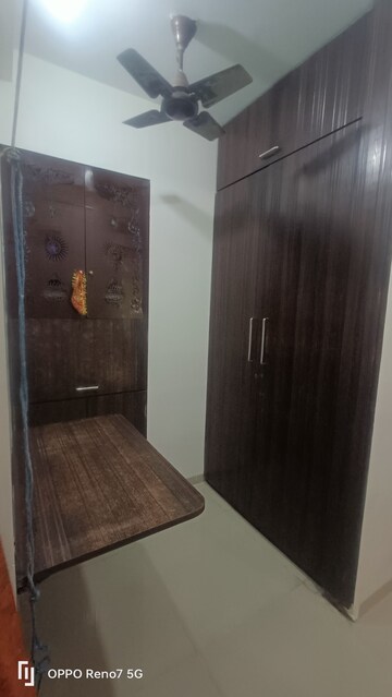 Furnished Amenities in 2 BHK Apartment at Haware Amara, Vikhroli East – for Rent