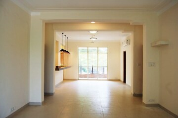 Room in 3 BHK Apartment at Malabar Apartments, Malabar Hill – for Rent