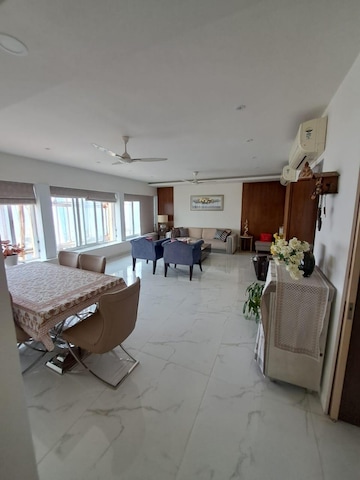 Team Area in 3 BHK Apartment at Cuffe Castle, Cuffe Parade – for Rent