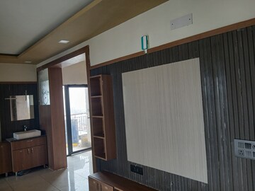 Room in 3.5 BHK Builder Floor at Sector 9 – for Rent