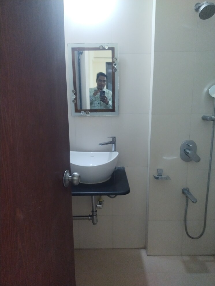 Bathroom, bhoomi-midas 2 Bedroom 607 Sq.Ft. Apartment In Kurla Mumbai 9085114