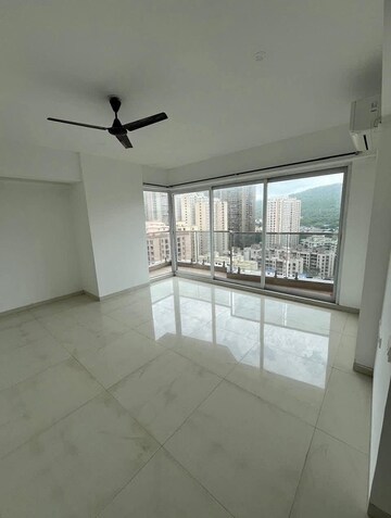 Bedroom in 3 BHK Apartment at Soham Crystal Spires, Ghodbunder Road – for Rent