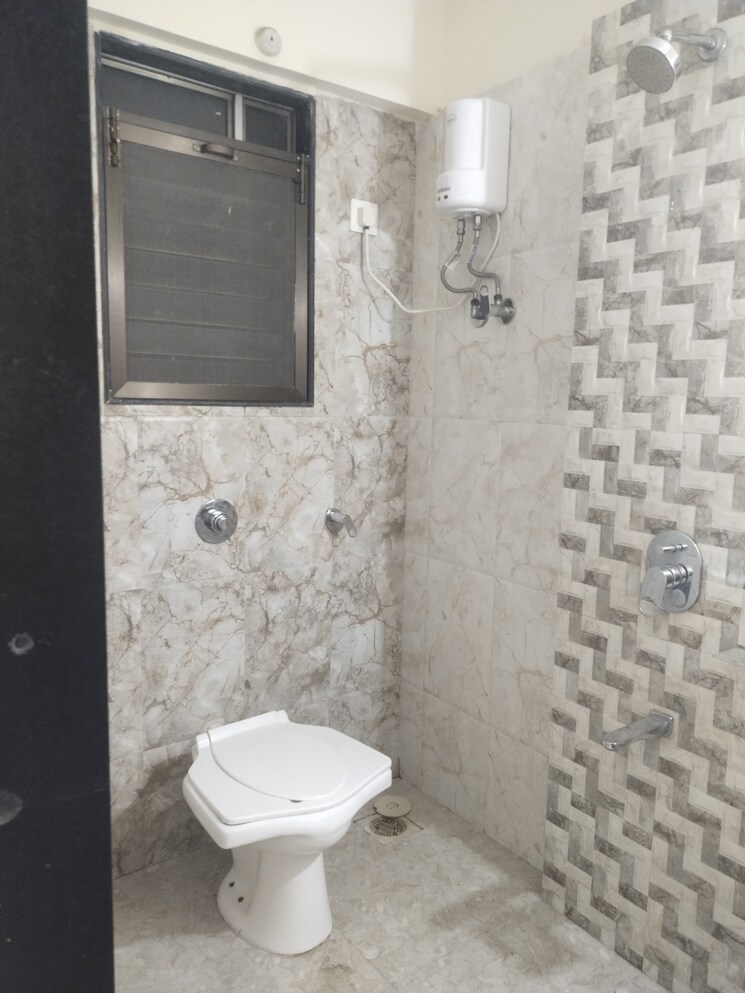Bathroom, bhoomi-midas 2 Bedroom 607 Sq.Ft. Apartment In Kurla Mumbai 9085114