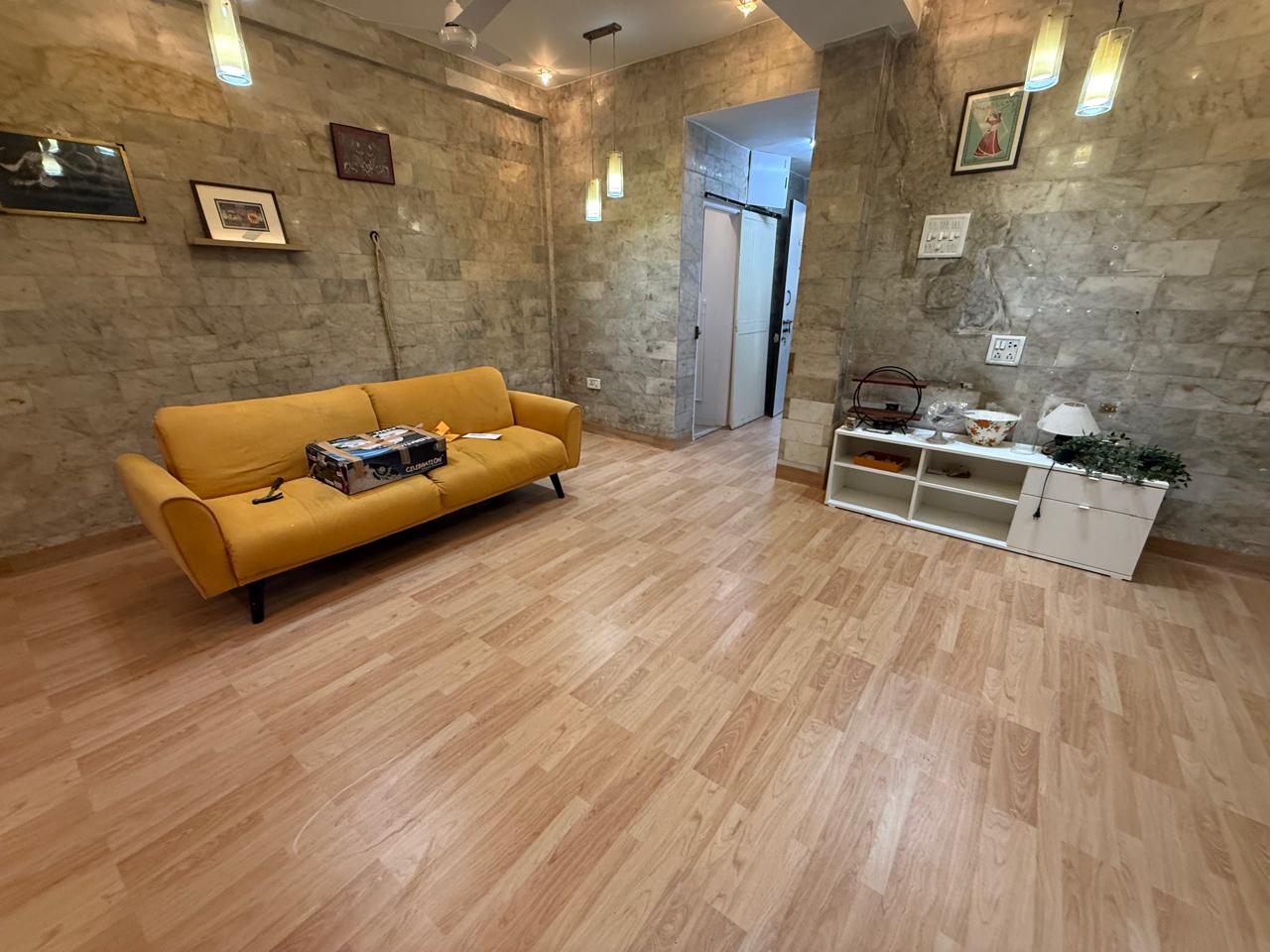 2 BHK 750 Sq.Ft. Apartment in Sai Chhaya CHS Khar West