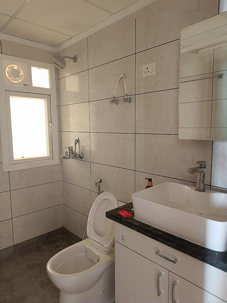 Bathroom, gulshan-botnia 2.5 Bedroom 1160 Sq.Ft. Apartment In Sector 144 Noida 9085136