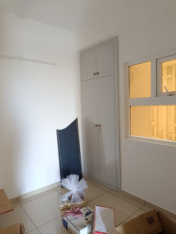 Room, gulshan-botnia 2.5 Bedroom 1160 Sq.Ft. Apartment In Sector 144 Noida 9085136