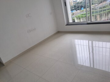 Room in 2 BHK Apartment at Runwal The Central Park, Chinchwad – for Rent