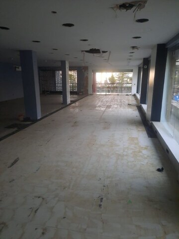  Shop For Rent in Benz Circle
