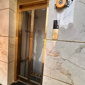 Lift in 1 BHK Builder Floor at Chattarpur – for Sale