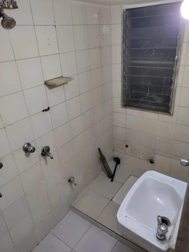Bathroom, sai-shakti-nagar-chs 1 RK 275 Sq.Ft. Apartment In Dahisar East Mumbai 9085211