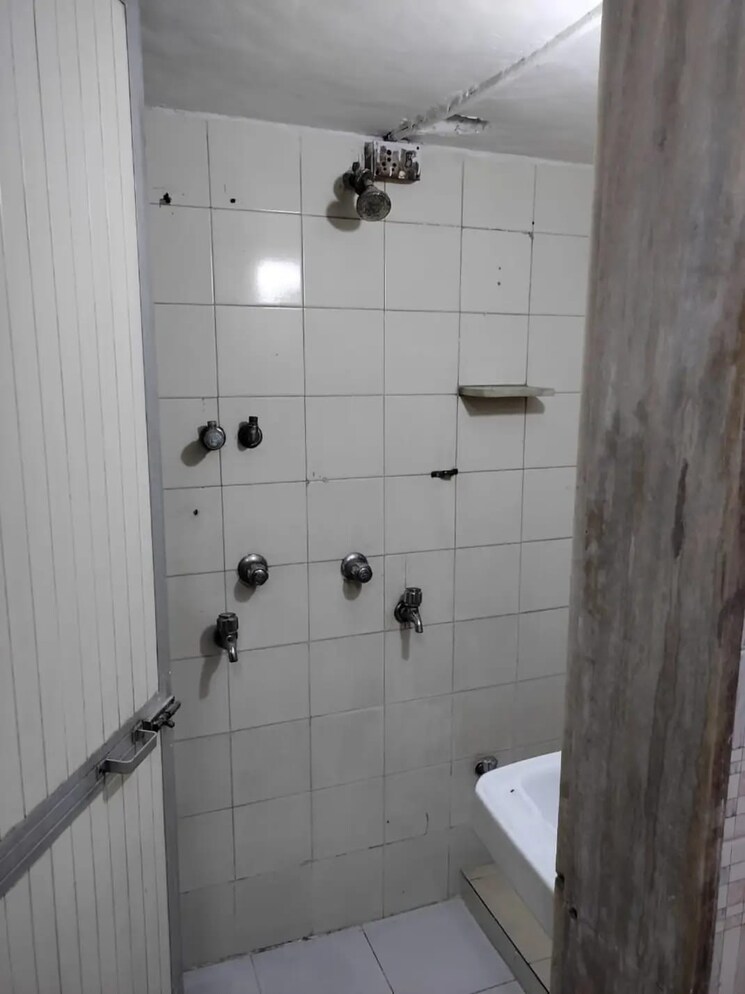 Bathroom, sai-shakti-nagar-chs 1 RK 275 Sq.Ft. Apartment In Dahisar East Mumbai 9085211