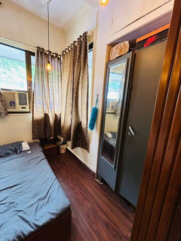 Bedroom in 1 RK Apartment at Worli – for Rent