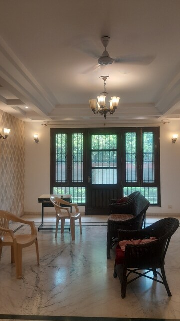 Living Room in 3 BHK Builder Floor at Unitech South City II, Sector 50 – for Rent