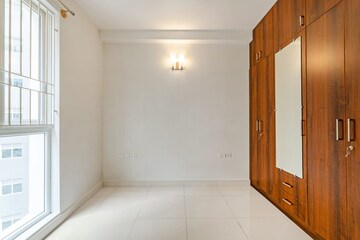 Room in 3 BHK Apartment at Brigade Cornerstone Utopia, Varthur – for Rent