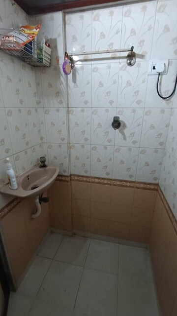 Room in  Pg at Prabhadevi – for Rent