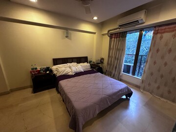 Bedroom in 2 BHK Apartment at Kabra Ajanta, Santacruz West – for Rent