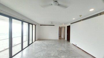 Room in 4 BHK Apartment at Lodha Evoq, Wadala – for Rent