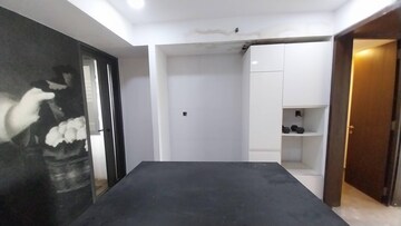 Room in 4 BHK Apartment at Lodha Evoq, Wadala – for Rent