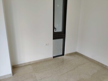 Room in 4 BHK Apartment at Lodha World Crest, Worli – for Rent