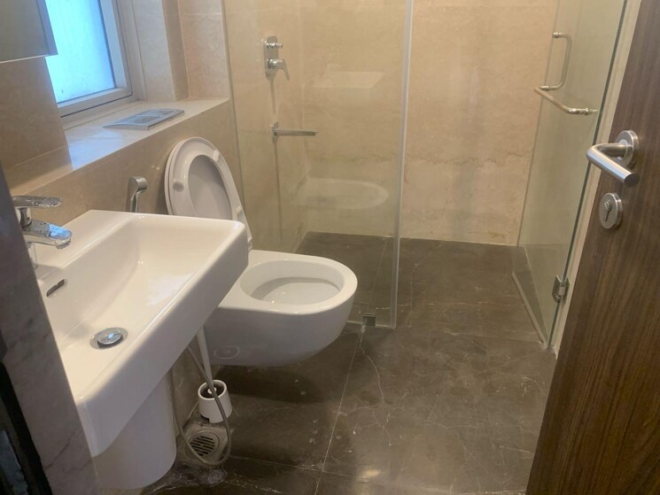 Bathroom, lodha-marquise 4 Bedroom 1471 Sq.Ft. Apartment In Worli Mumbai 9085284
