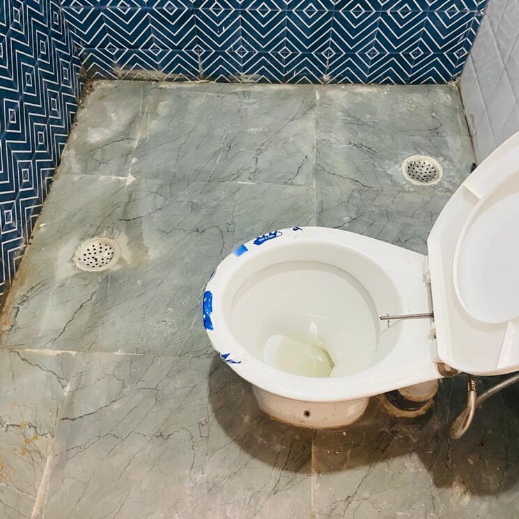 Bathroom, arun-vihar-sector-37 3 Bedroom 450 Sq.Ft. Independent House In Sector 37 Noida 9085296