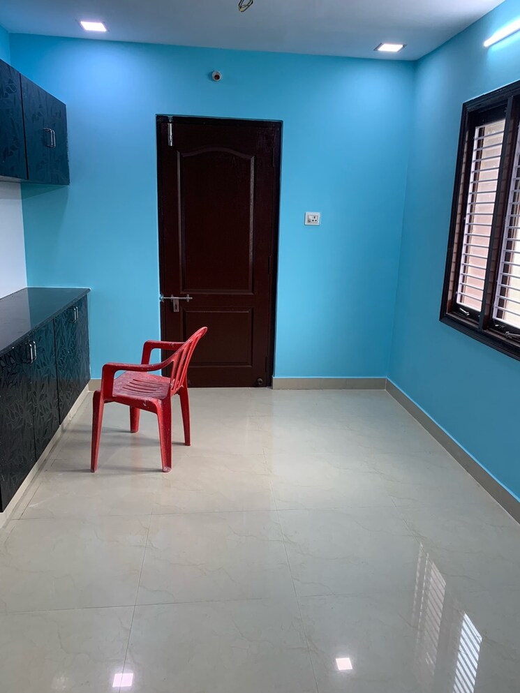 Room, madhura nagar 3 Bedroom 1900 Sq.Ft. Apartment In Madhura Nagar Vijayawada 9085305