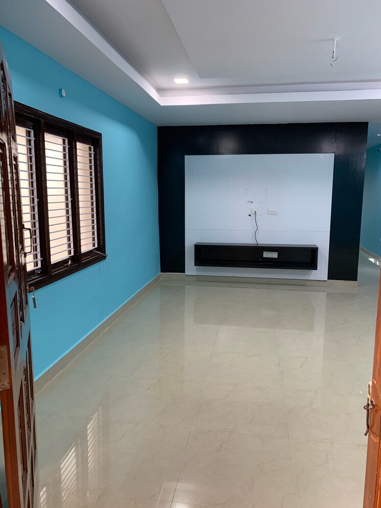 Room, madhura nagar 3 Bedroom 1900 Sq.Ft. Apartment In Madhura Nagar Vijayawada 9085305