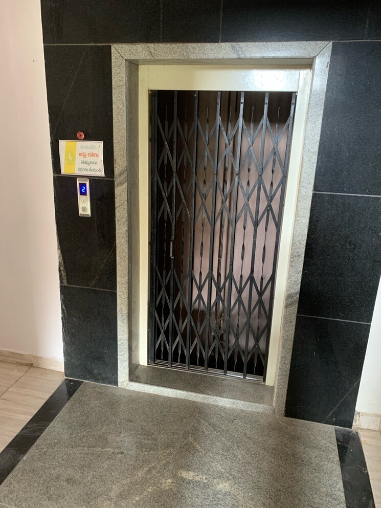 undefined, madhura nagar 3 Bedroom 1900 Sq.Ft. Apartment In Madhura Nagar Vijayawada 9085305