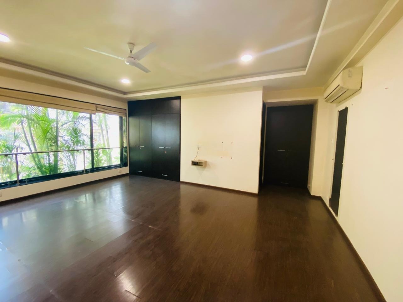 4 BHK + Servant Room 3900 Sq.Ft. Apartment in Malabar Apartments