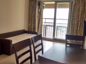 Room in 4 BHK Apartment at Peninsula Ashok Towers, Parel – for Rent