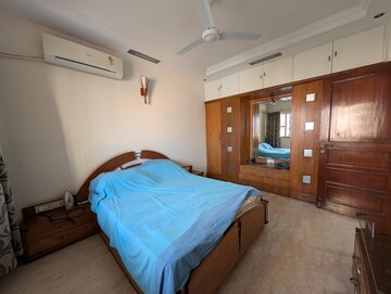 Bedroom in 4 BHK Apartment at Prabhadevi CHS, Prabhadevi – for Rent