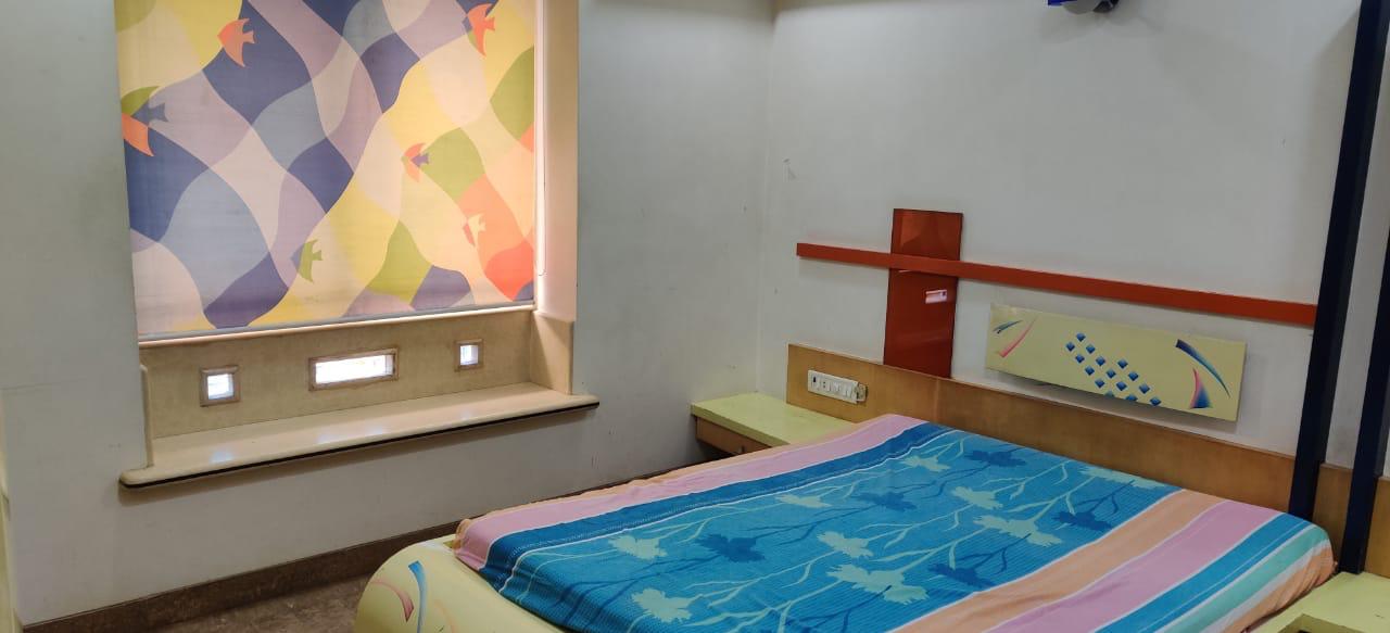 2 BHK 700 Sq.Ft. Apartment in Seasons Avenue Khar West