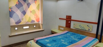 2 BHK Apartment For Rent in Seasons Avenue Khar West, Khar West