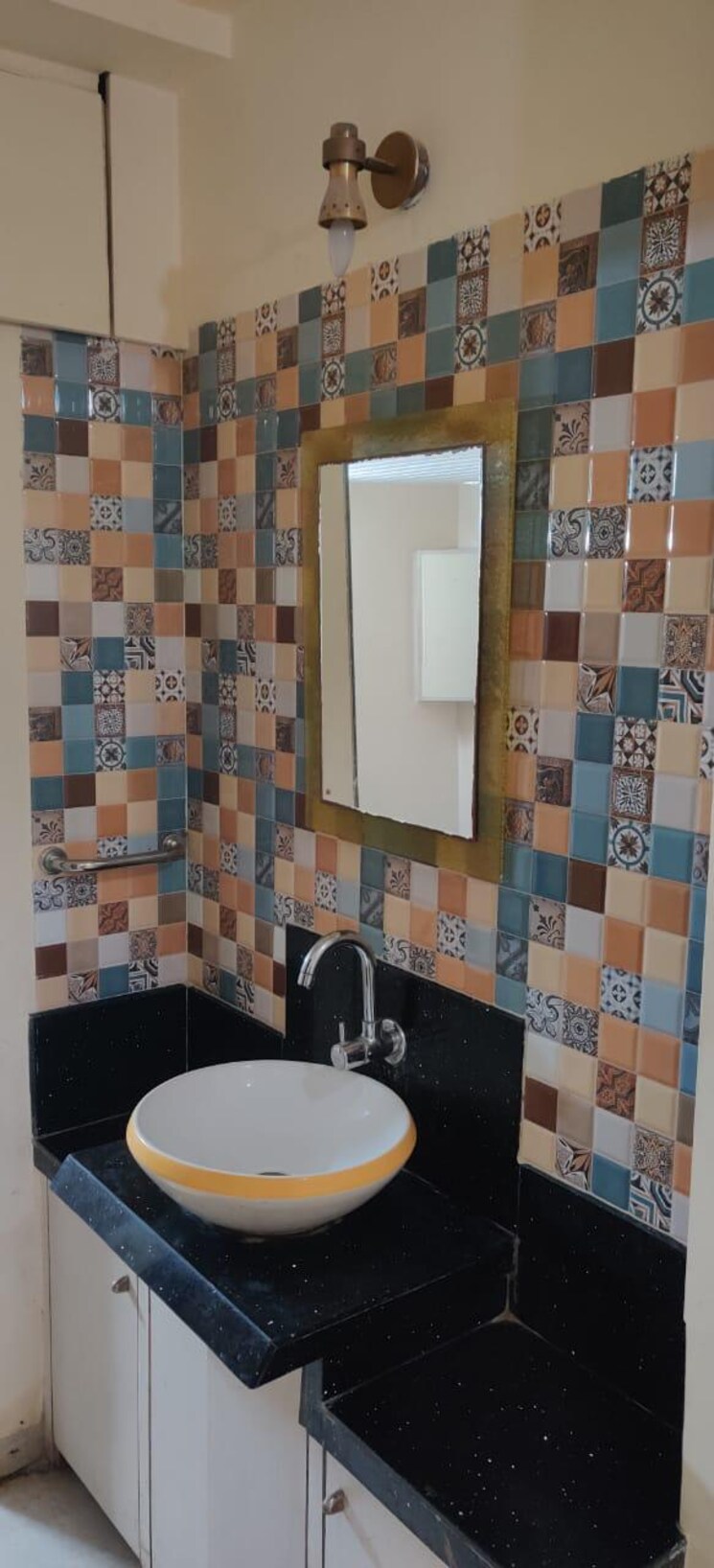 Bathroom, seasons-avenue-khar-west 2 Bedroom 700 Sq.Ft. Apartment In Khar West Mumbai 9085344