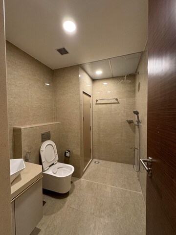 Bathroom in 4 BHK Apartment at Kohinoor Tower Dadar, Dadar West – for Rent
