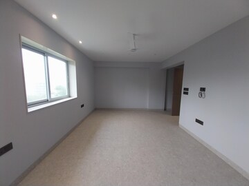 Room in 4 BHK Apartment at Malabar Hill – for Rent
