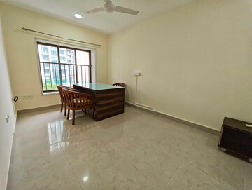 Room in 4 BHK Apartment at Prabhadevi CHS, Prabhadevi – for Rent