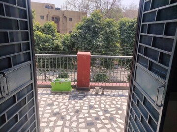 Balcony in 1 RK Independent House at Parsvnath Plaza 27, Sector 27 – for Rent