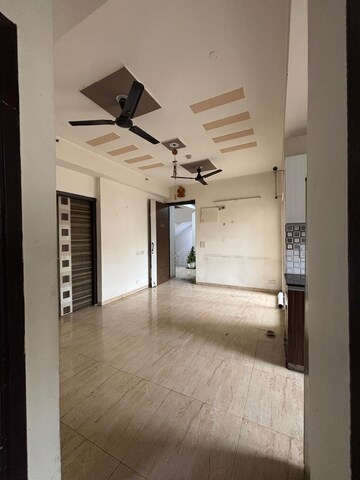 Room in 2 BHK Apartment at Panchsheel Pinnacle, Sector 16 Greater Noida – for Rent