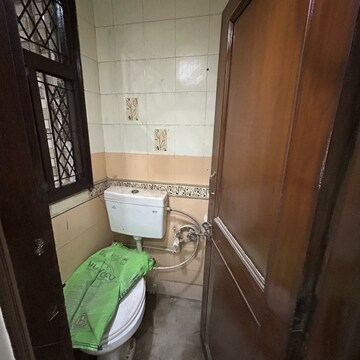 Attached Bathroom in 2 BHK Builder Floor at South Extension I – for Rent