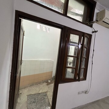  2 BHK Builder Floor at South Extension I – for Rent