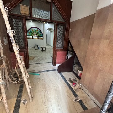 Bedroom in 2 BHK Builder Floor at South Extension I – for Rent