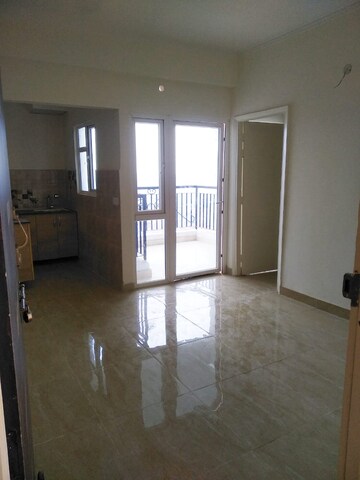 Room in 1 BHK Apartment at Gaur City 2 - 14th Avenue, Sector 16c Greater Noida – for Rent