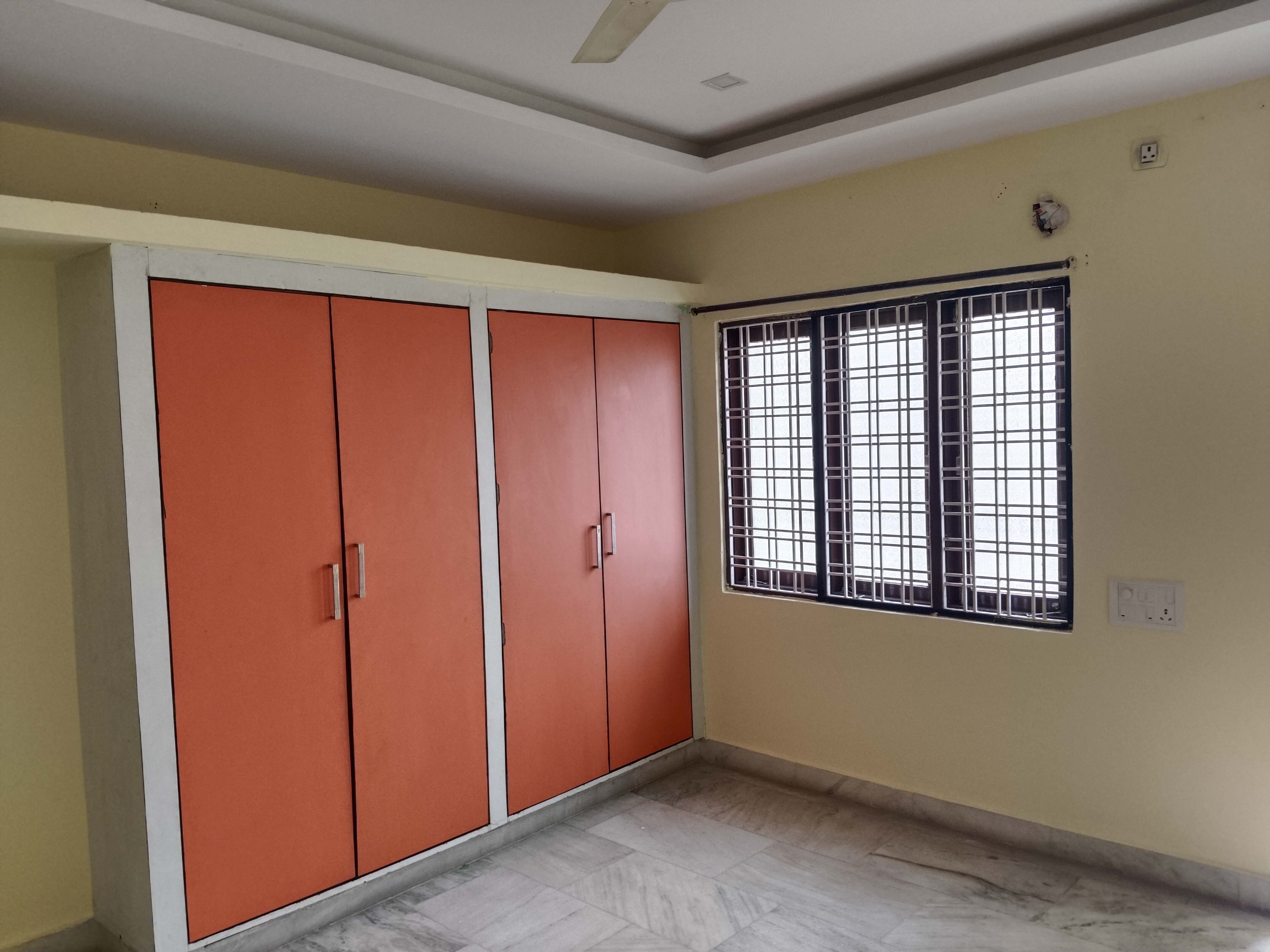 3 BHK + Extra Room Apartment For Rent in RS Towers Madhapur