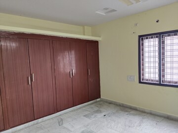 Room in 3 BHK Apartment at RS Towers Madhapur, Madhapur – for Rent