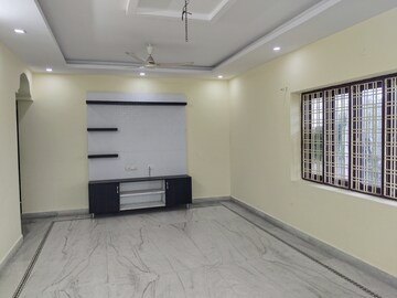 Room in 3 BHK Apartment at RS Towers Madhapur, Madhapur – for Rent