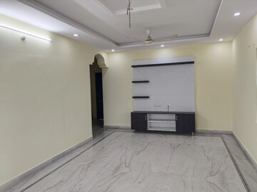Room in 3 BHK Apartment at RS Towers Madhapur, Madhapur – for Rent