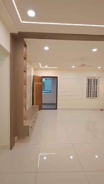 Bedroom in 3.5 BHK Apartment at Kondapur – for Rent
