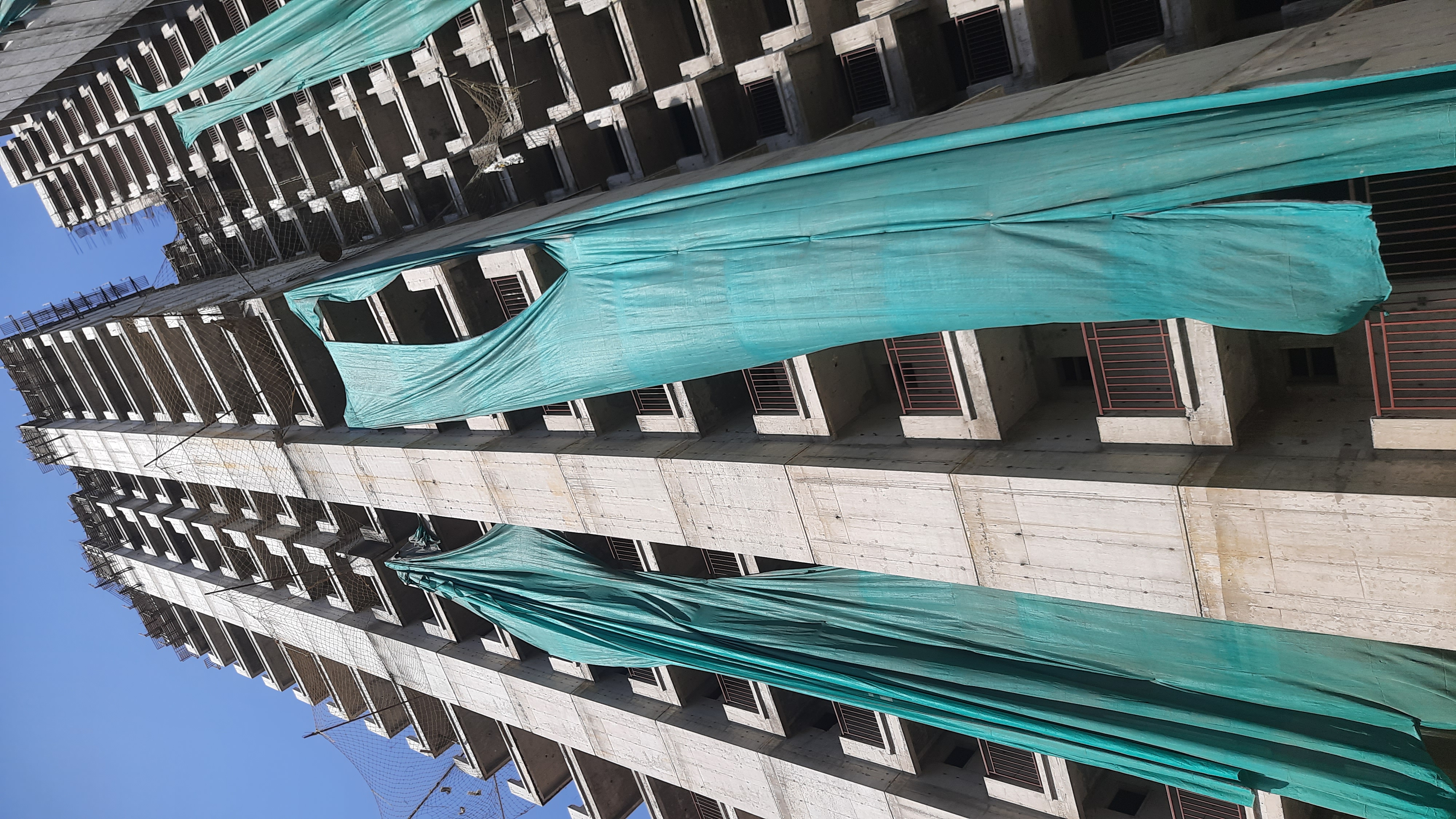 2 BHK Apartment For Sale in Pareena Om Apartments